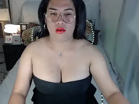 hugecockpaula 网络视讯表演