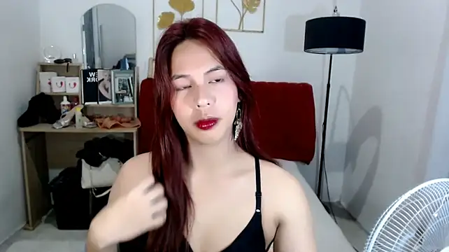 hugecockpaula webcam show