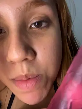 XXX chat uživo modela VellvetFoxxx