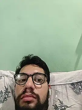 Handsome_guy_n Webbikameraesitys