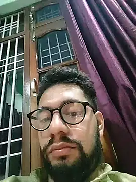 Handsome_guy_: διαδικτυακό σόου στην κάμερα