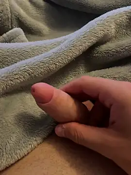 Tom-watching-girls' Webcam Show