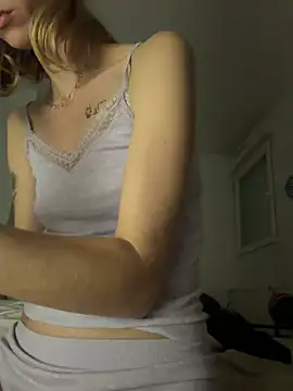 Julia59300 live XXX chat