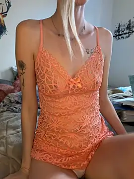 Julia59300 Adlı Modelin Canlı XXX Sohbeti