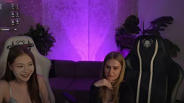 Show modela Caroline_054 na web-kameri