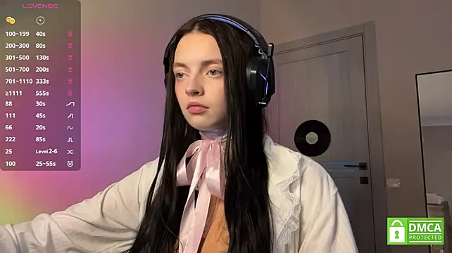 Show modela ReikoBartone na web-kameri