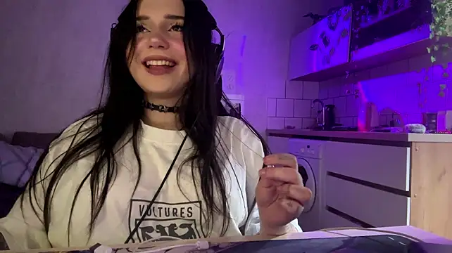 RoniYeepsie Adlı Modelin Canlı XXX Sohbeti