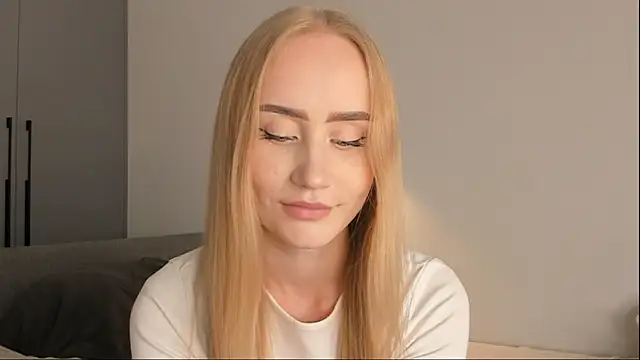 KimikoFolwell's Webcam Show