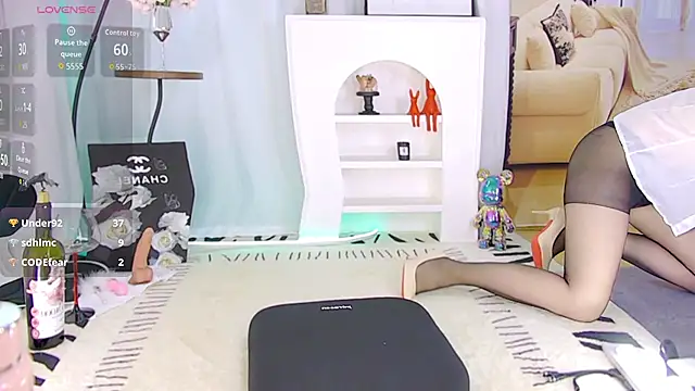 Alice-Love-88's Webcam Show
