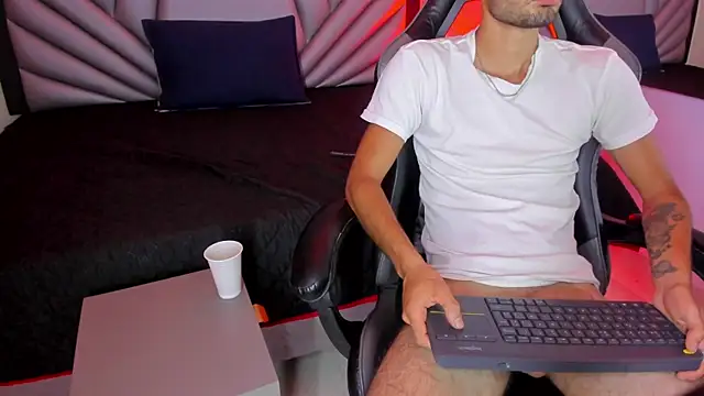 King_sexxx69 Webcam Show