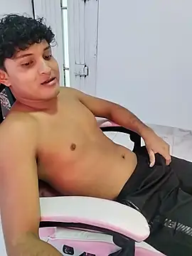Show modela WildBruno_ na web-kameri