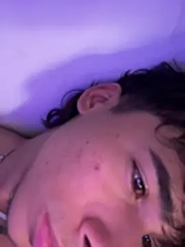 Aron_boy's Webcam Show