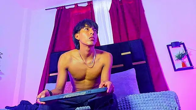 Osuke_noir webcam show