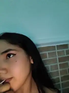 Czat XXX na żywo – liittle_princess18