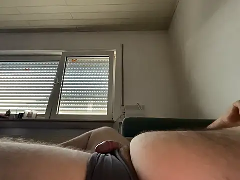 leoleo1703 webcam show