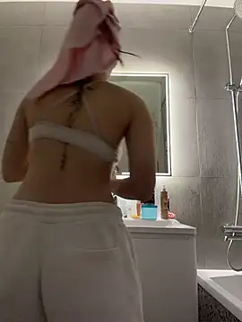 ella_butleeer webcam show