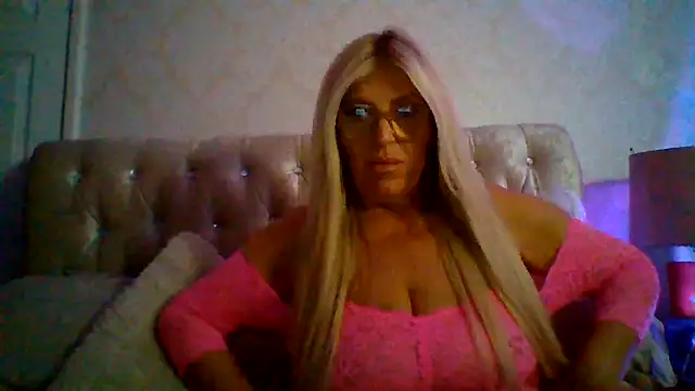 XXX chat uživo modela Jenna-Curvy-Cougar