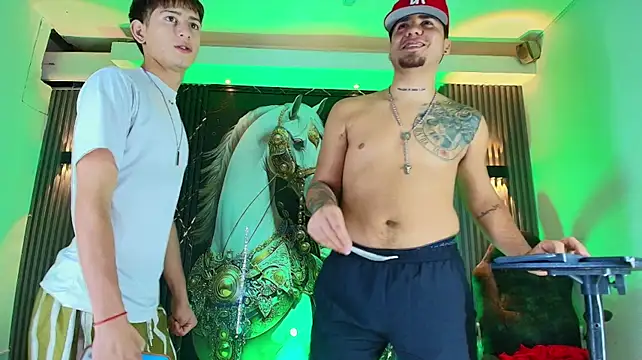 โชว์เว็บแคมของ Guys_to_fuck_hot