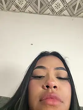 alexandra_cherry's Webcam Show