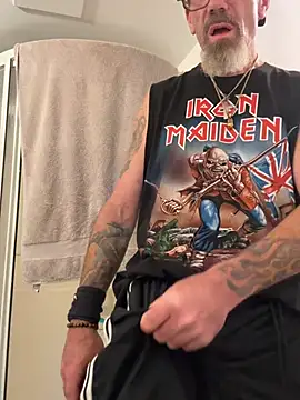 Show modela niceguybigcock na web-kameri