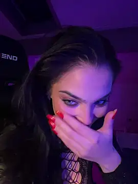 LunnaVey Adlı Modelin Canlı XXX Sohbeti