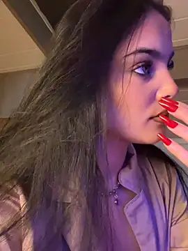LunnaVey Adlı Modelin Canlı XXX Sohbeti