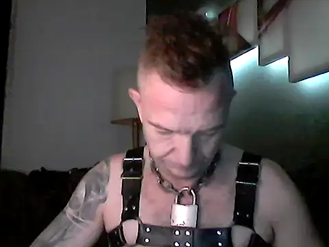 GabbondKinky webkamerás műsora