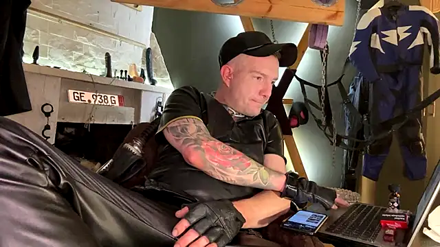 Pokazy przed kamerką – GabbondKinky