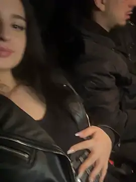Pertunjukan Kamera Web DelyraMko