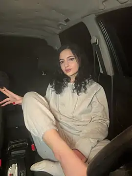 دردشة DelyraMko الجنسية المباشرة
