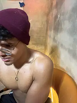 max__4vc Webcam Show