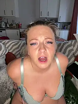 Poppyshaw_ Adlı Modelin Web Kamerası Şovu