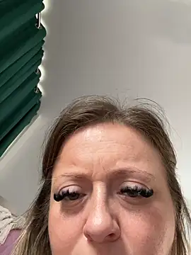 Poppyshaw_ Adlı Modelin Canlı XXX Sohbeti