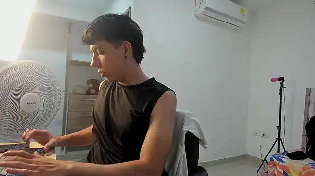 kairox_2412 webcam show
