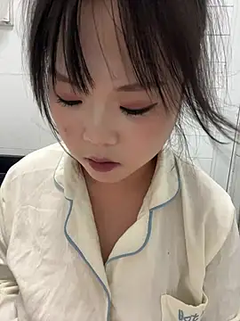 Esme-aiのライブXXXチャット