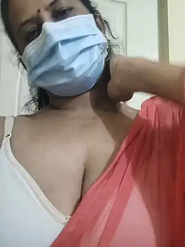 Raashi_15's Webcam Show