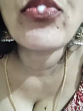 Show modela Raashi_Kannada_Telugu na web-kameri