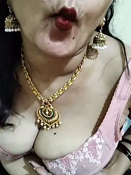 Raashi_Kannada_Telugu Adlı Modelin Web Kamerası Şovu