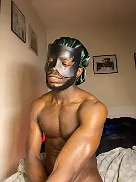 Show modela MaskDaddy na web-kameri