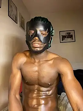 MaskDaddy: διαδικτυακό σόου στην κάμερα