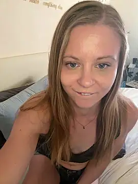 JuicyLucy06 – webcam-show
