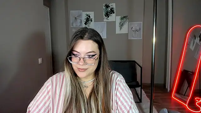 MiraTorson Chat XXX live