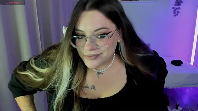 Chatroom XXX en direct de MiraTorson