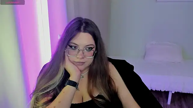 Chatroom XXX en direct de MiraTorson