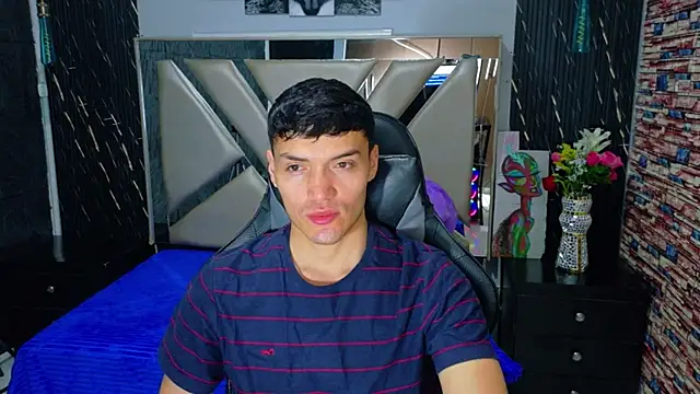Aron_Darkx Webcamshow
