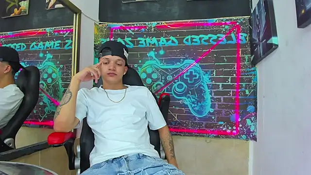 Apolo_Blessed Webcamshow