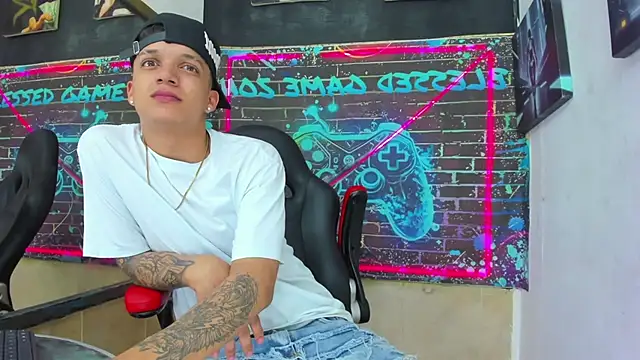 Apolo_Blessedn Webbikameraesitys