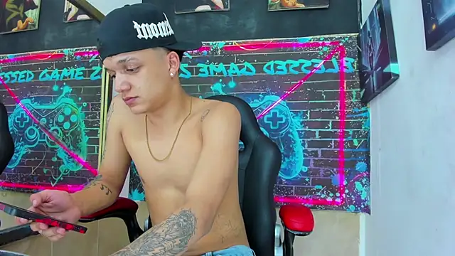Apolo_Blessed webkamerás műsora