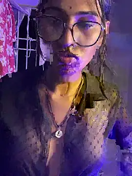 Decent_girl_001's Webcam Show