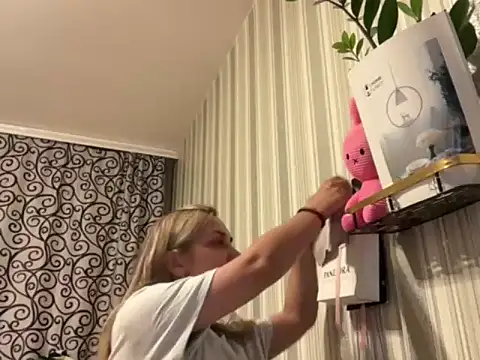 MelioraX's Webcam Show